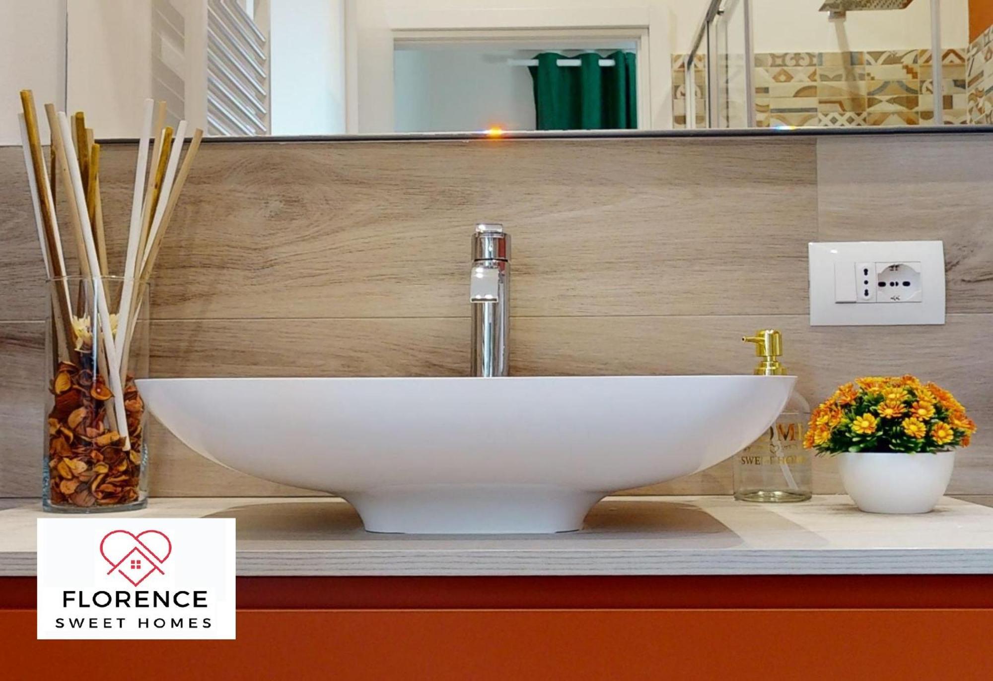 Sonia Apartment With Free Parking By Florence Sweet Homes Eksteriør billede